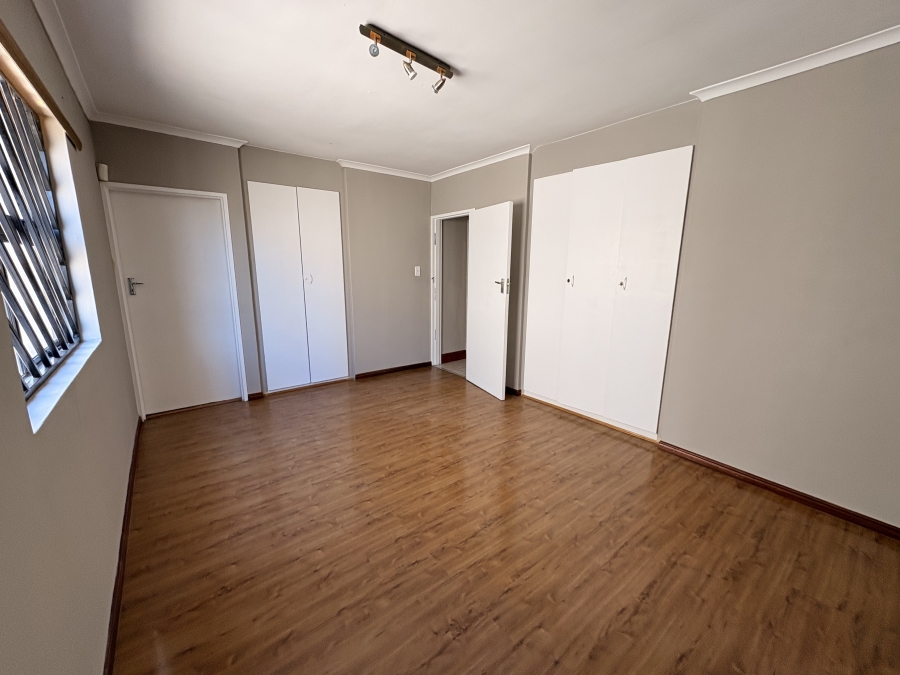 To Let 4 Bedroom Property for Rent in Kirstenhof Western Cape